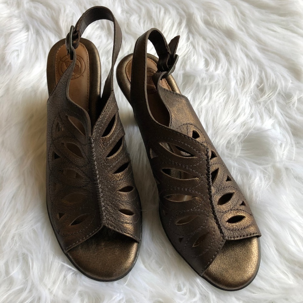 Nurture by Lamaze Bronze Heel Sandals Size 8.5